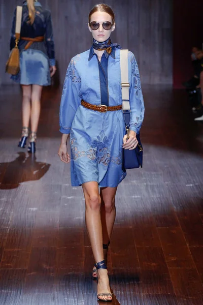 Look 32